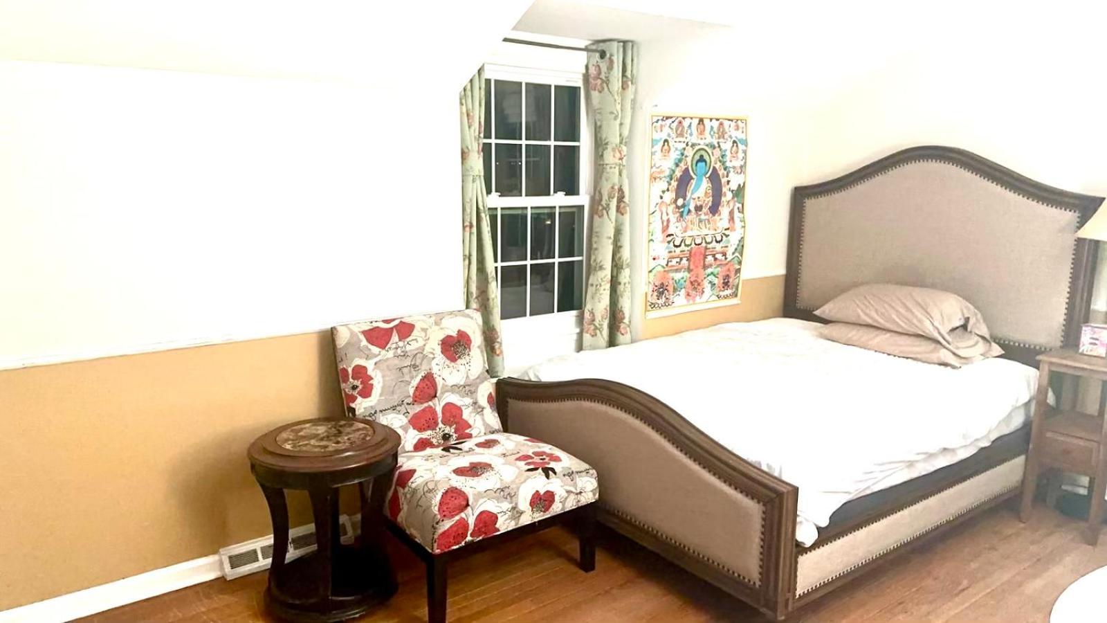 B4 A Private In Downtown With Desk And Wi-fi Near Everything Homestay *