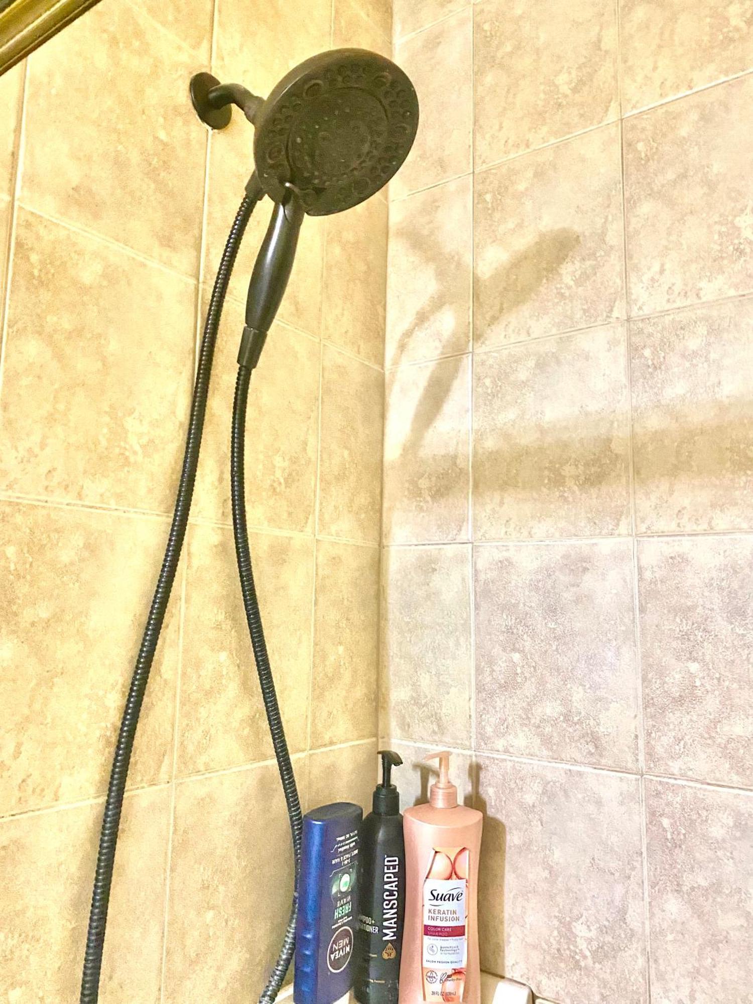 B4 A Private In Downtown With Desk And Wi-fi Near Everything * Naperville