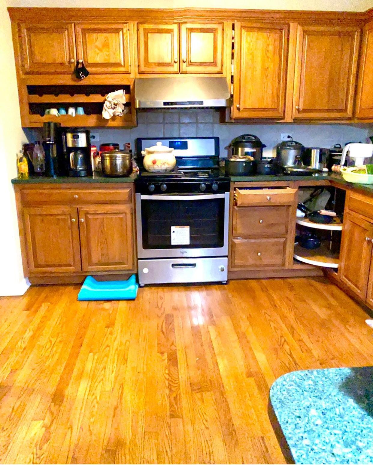 B4 A Private In Downtown With Desk And Wi-fi Near Everything Homestay