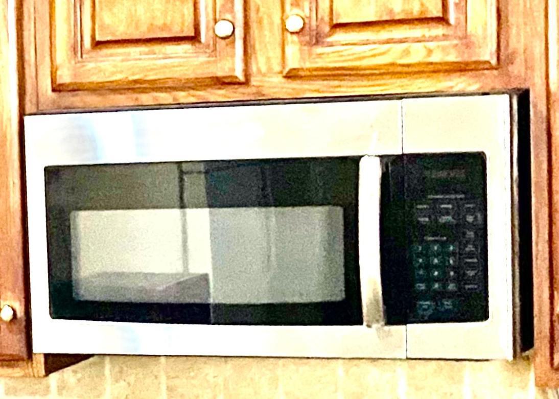 B4 A Private In Downtown With Desk And Wi-fi Near Everything * Naperville
